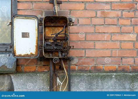 do broken electrical box in wall|broken electrical box.